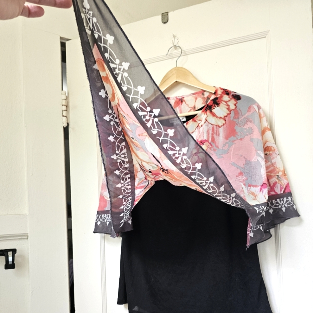 Rebecca Malone blouse with floral shawl (M) - Picture 5 of 9